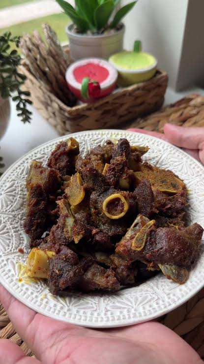 Slow-Simmered Mutton Pakku